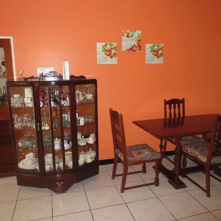 Chateau Yellow Mandeville Esterno foto