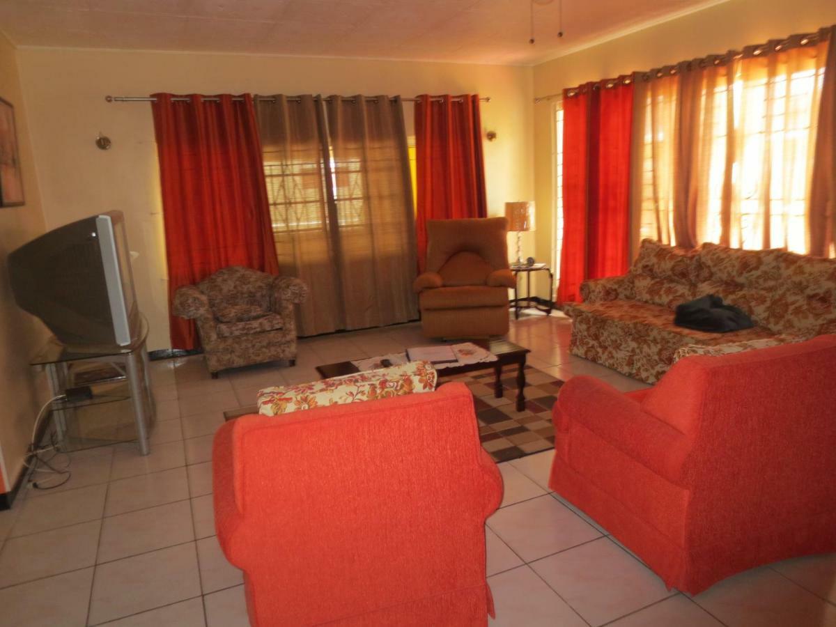 Chateau Yellow Mandeville Esterno foto